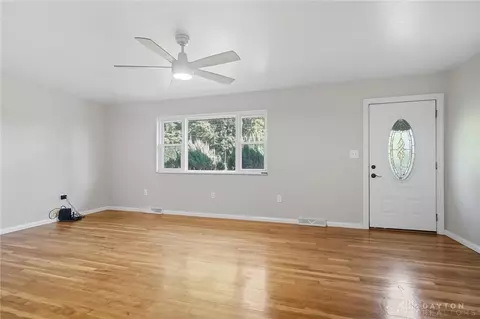 Living - 2995 Upper Bellbrook Rd, Bellbrook, OH 45305 photo 4 of 7