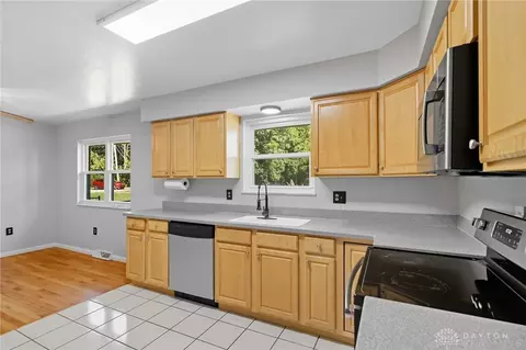 Kitchen - 2995 Upper Bellbrook Rd, Bellbrook, OH 45305 photo 5 of 5