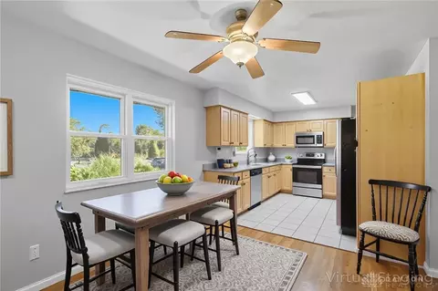 Dining - 2995 Upper Bellbrook Rd, Bellbrook, OH 45305 photo 1 of 1