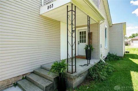 803 Laurel St, Springfield, OH 45503 photo 5