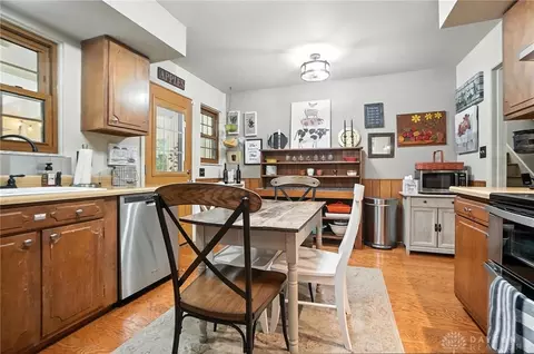 Kitchen - 372 Willowhurst Dr, Centerville, OH 45459 photo 5 of 6