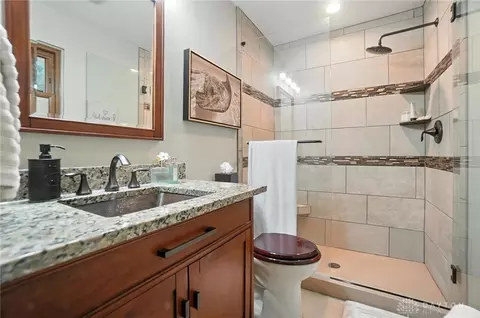 Bath - 372 Willowhurst Dr, Centerville, OH 45459 photo 1 of 8