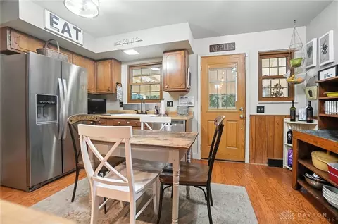 Kitchen - 372 Willowhurst Dr, Centerville, OH 45459 photo 4 of 6