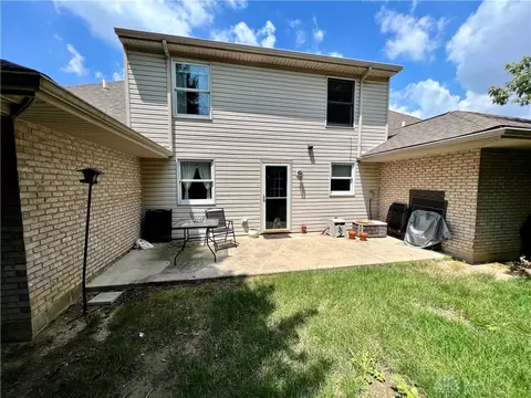 1734 Washington Landing Dr, Eaton, OH 45320