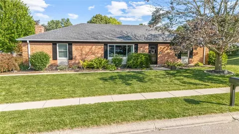 190 S Tippecanoe Dr, Tipp City, OH 45371