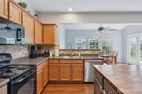 Kitchen - 1681 S Branch Rd, Centerville, OH 45458 photo 4 of 5