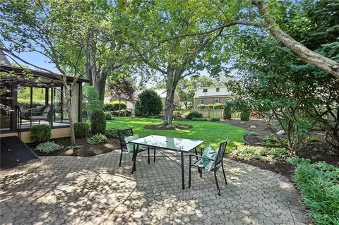 Exterior - 112 Earnshaw Dr, Kettering, OH 45429 photo 5 of 11