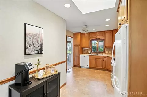 Entry Way - 112 Earnshaw Dr, Kettering, OH 45429 photo 1 of 4