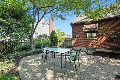 Exterior - 112 Earnshaw Dr, Kettering, OH 45429 photo 6 of 11