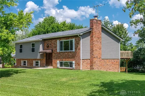 7560 Lake Meadow Ct, West Chester, OH 45069