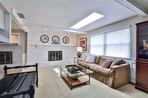 Living - 6341 Marshall Rd, Centerville, OH 45459 photo 6 of 8