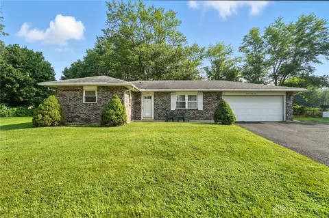 1662 Arizona Ct, Xenia, OH 45385