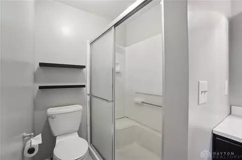 Bath - 3845 Westcliff Ct, Springfield, OH 45502 photo 4 of 5