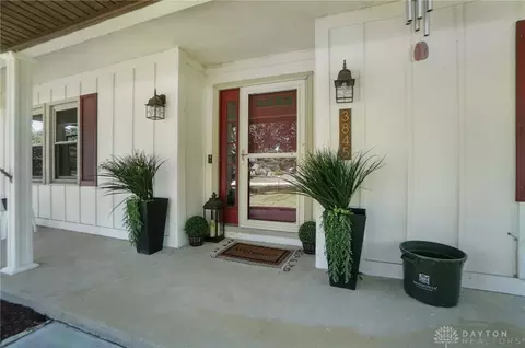 Exterior - 3845 Westcliff Ct, Springfield, OH 45502 photo 3 of 23
