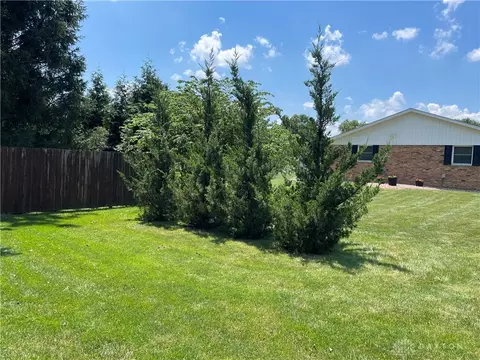 Exterior - 3845 Westcliff Ct, Springfield, OH 45502 photo 18 of 23