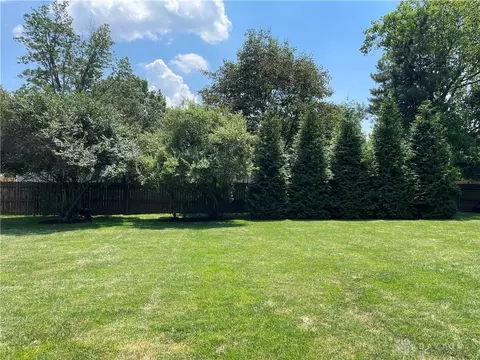 Exterior - 3845 Westcliff Ct, Springfield, OH 45502 photo 16 of 23