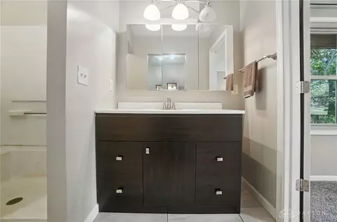Bath - 3845 Westcliff Ct, Springfield, OH 45502 photo 2 of 5
