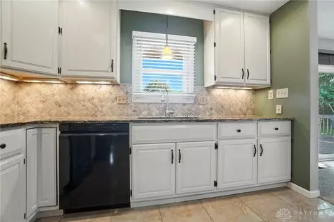 Kitchen - 3845 Westcliff Ct, Springfield, OH 45502 photo 8 of 8