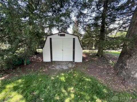 Exterior - 3845 Westcliff Ct, Springfield, OH 45502 photo 13 of 23
