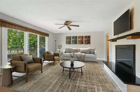 Living - 3845 Westcliff Ct, Springfield, OH 45502 photo 7 of 14