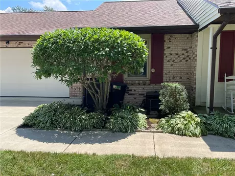 Exterior - 3845 Westcliff Ct, Springfield, OH 45502 photo 20 of 23