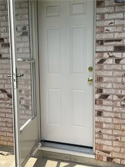 Entry Way - 3845 Westcliff Ct, Springfield, OH 45502 photo 3 of 3