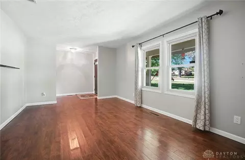 Living - 3845 Westcliff Ct, Springfield, OH 45502 photo 2 of 14