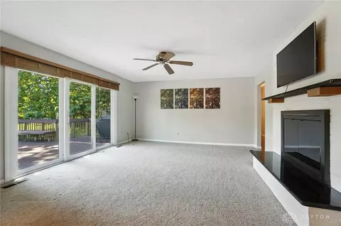 Living - 3845 Westcliff Ct, Springfield, OH 45502 photo 8 of 14