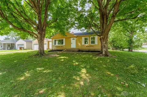 701 Woodlawn Ave, Englewood, OH 45322