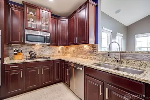 Kitchen - 9408 Oak Brook Dr, Centerville, OH 45458 photo 3 of 6