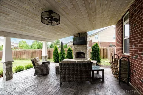 Exterior - 9408 Oak Brook Dr, Centerville, OH 45458 photo 8 of 10
