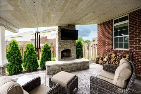 Exterior - 9408 Oak Brook Dr, Centerville, OH 45458 photo 7 of 10