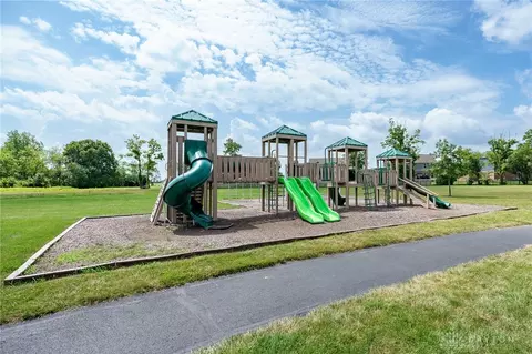 View/Area - 9408 Oak Brook Dr, Centerville, OH 45458 photo 3 of 3