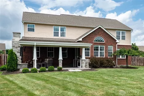Exterior - 9408 Oak Brook Dr, Centerville, OH 45458 photo 9 of 10