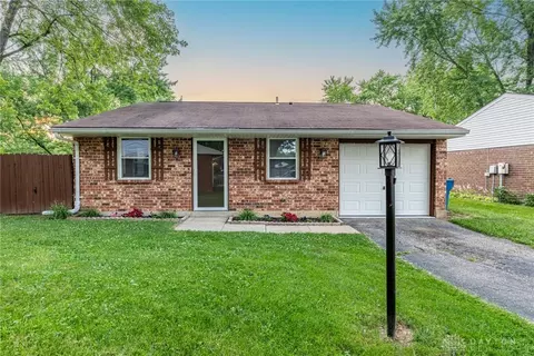6817 Tiger Dr, Huber Heights, OH 45424