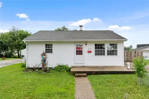 250 Pat Ln, Fairborn, OH 45324