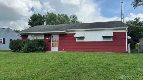120 W Doris Dr, Fairborn, OH 45324