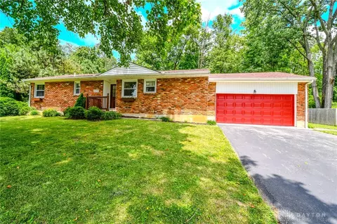 3490 Clar Von Dr, Beavercreek, OH 45430