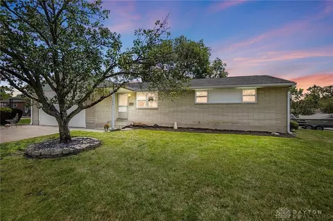 1006 Clayton Ct, New Carlisle, OH 45344