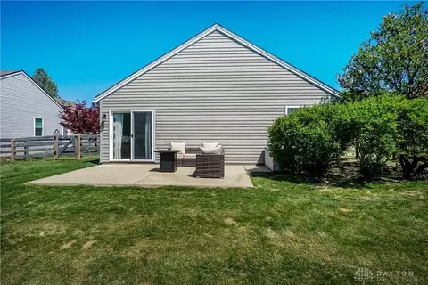 Exterior - 31 Waterstone Dr, Franklin, OH 45005 photo 9 of 11