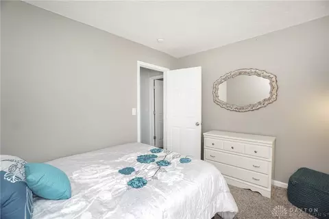 Bedroom - 31 Waterstone Dr, Franklin, OH 45005 photo 2 of 3