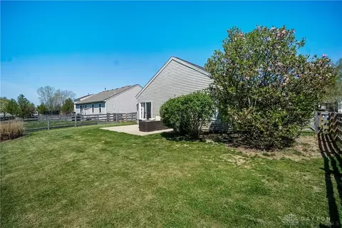 Exterior - 31 Waterstone Dr, Franklin, OH 45005 photo 10 of 11