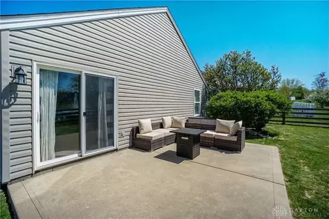 Exterior - 31 Waterstone Dr, Franklin, OH 45005 photo 4 of 11