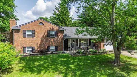 4131 Willow Creek Dr, Dayton, OH 45415