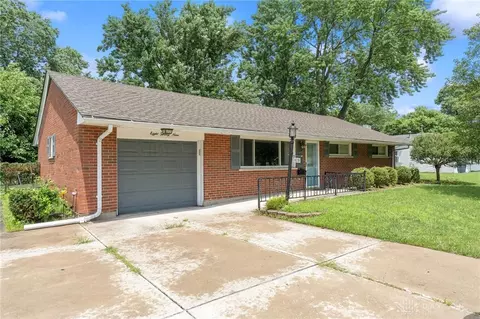 829 E Stroop Rd, Kettering, OH 45429 photo 2