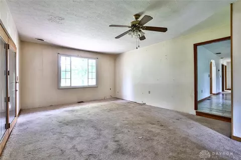 Living - 17403 Bloomrose Rd, Williamsburg, OH 45176 photo 8 of 8