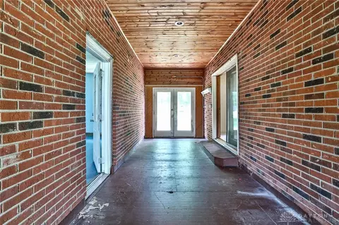 Entry Way - 17403 Bloomrose Rd, Williamsburg, OH 45176 photo 2 of 2