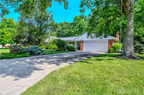 Exterior - 733 Schrubb Dr, Kettering, OH 45429 photo 2 of 5