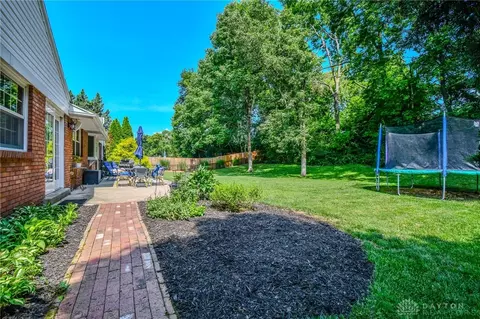 Exterior - 733 Schrubb Dr, Kettering, OH 45429 photo 4 of 5