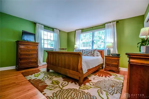 Bedroom - 733 Schrubb Dr, Kettering, OH 45429 photo 1 of 7